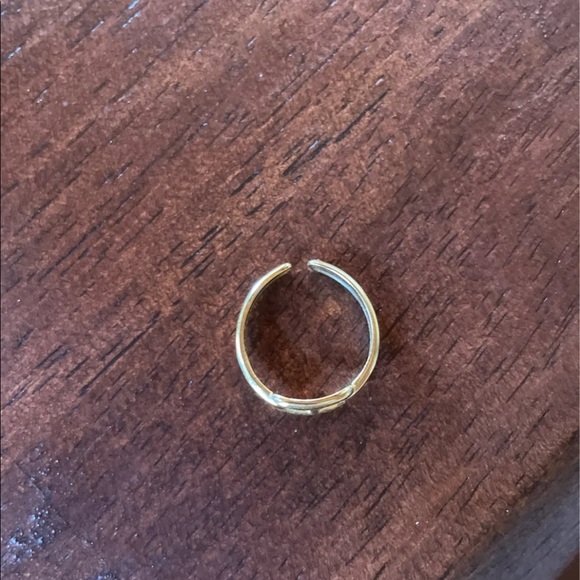 Adjustable gold tarnish resistant ring - Picture 3 of 4